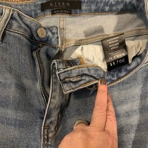 Risen Jeans very distressed